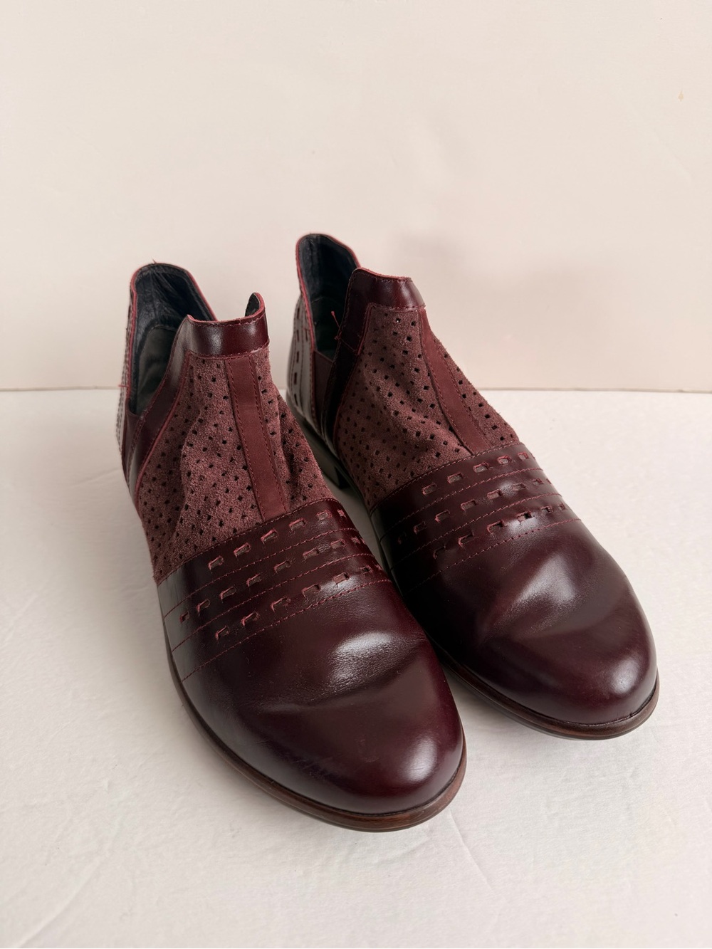 Naot Kamsin Burgundy Leather Suede Cutout Booties Women’s EU 41 US 10
